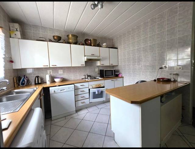 2 BEDROOM APARTMENT FOR SALE IN EDEN GLEN